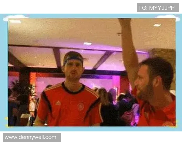 模仿足球明星带球搞笑瞬间大集合让你捧腹大笑的精彩表演